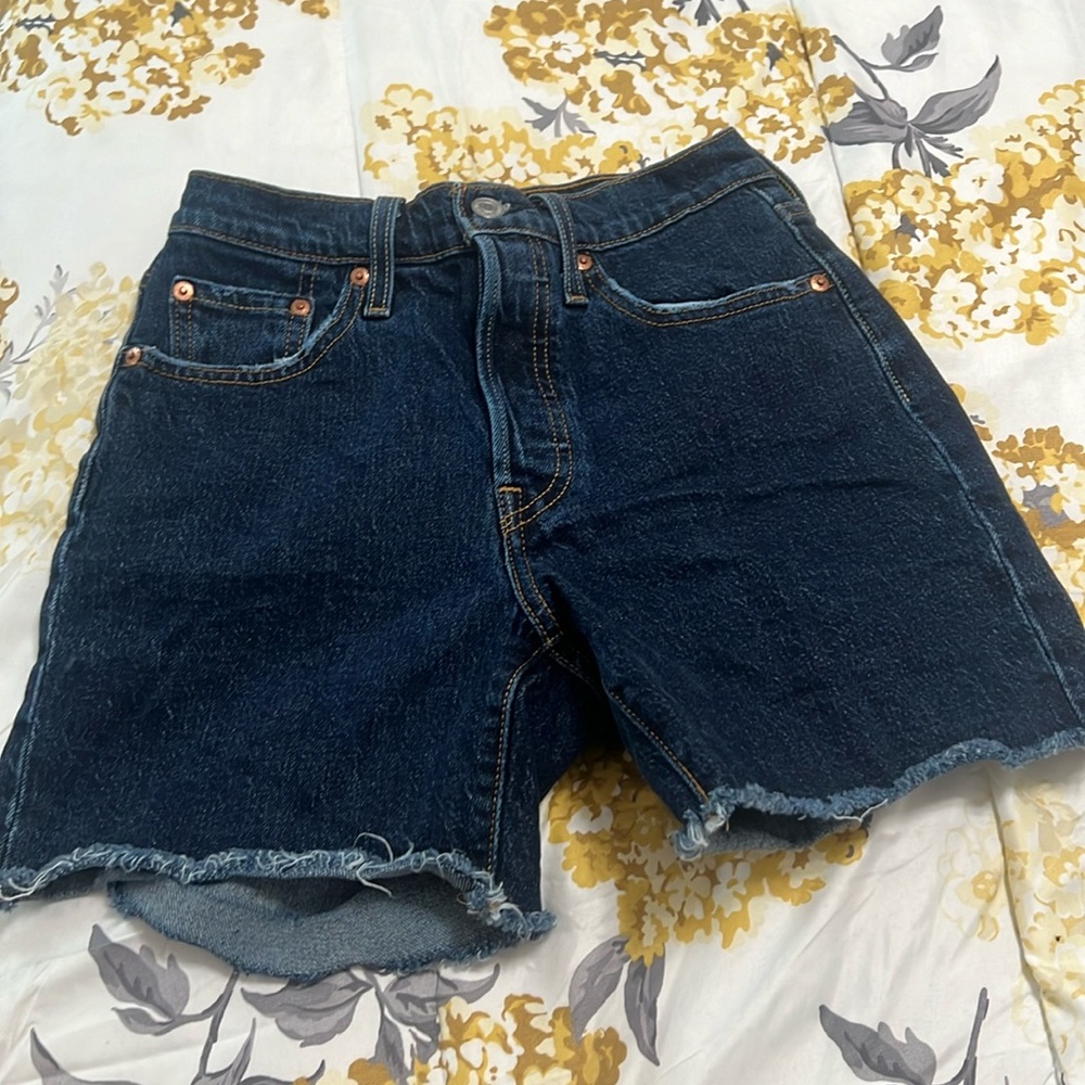 Waterless premium denim Levi’s shorts size 25w